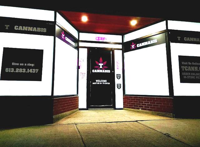 T Cannabis store in Smiths Falls